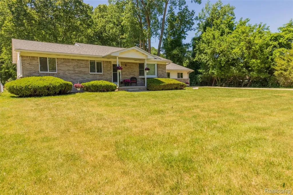 13390 Cogswell Street Romulus City MI 48174