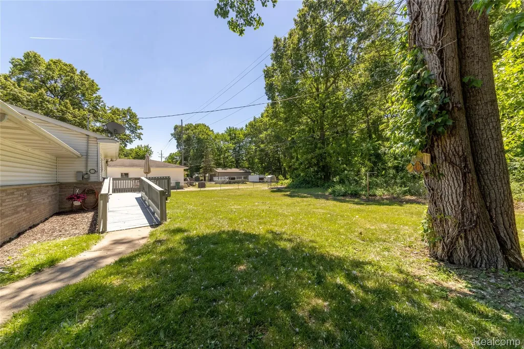 13390 Cogswell Street Romulus City MI 48174