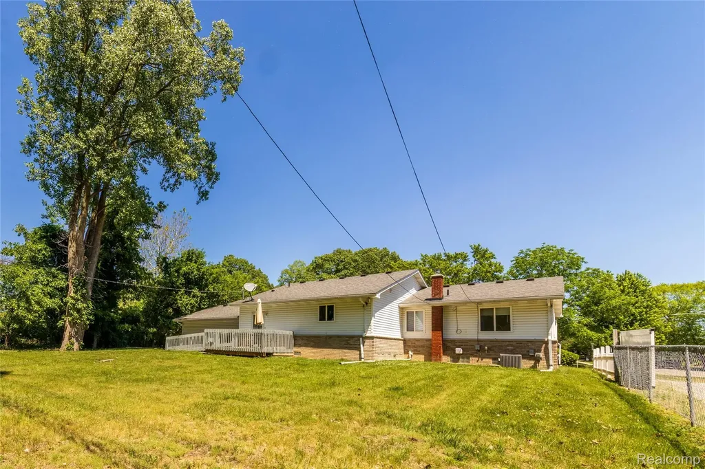 13390 Cogswell Street Romulus City MI 48174