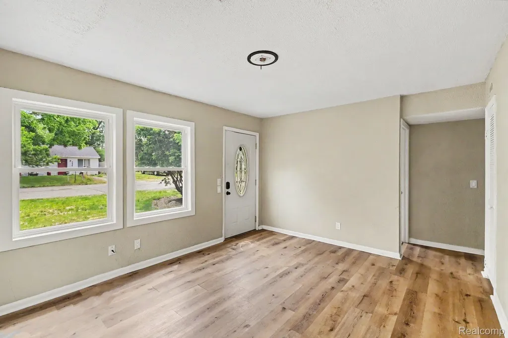3235 Young Avenue Lansing City MI 48906