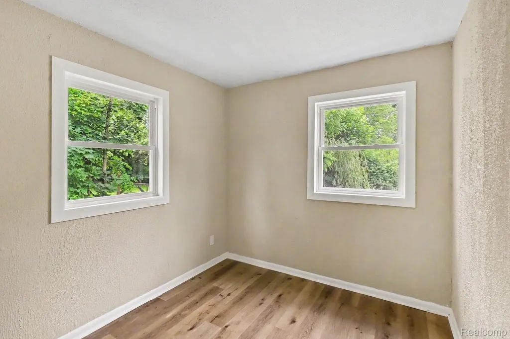 3235 Young Avenue Lansing City MI 48906
