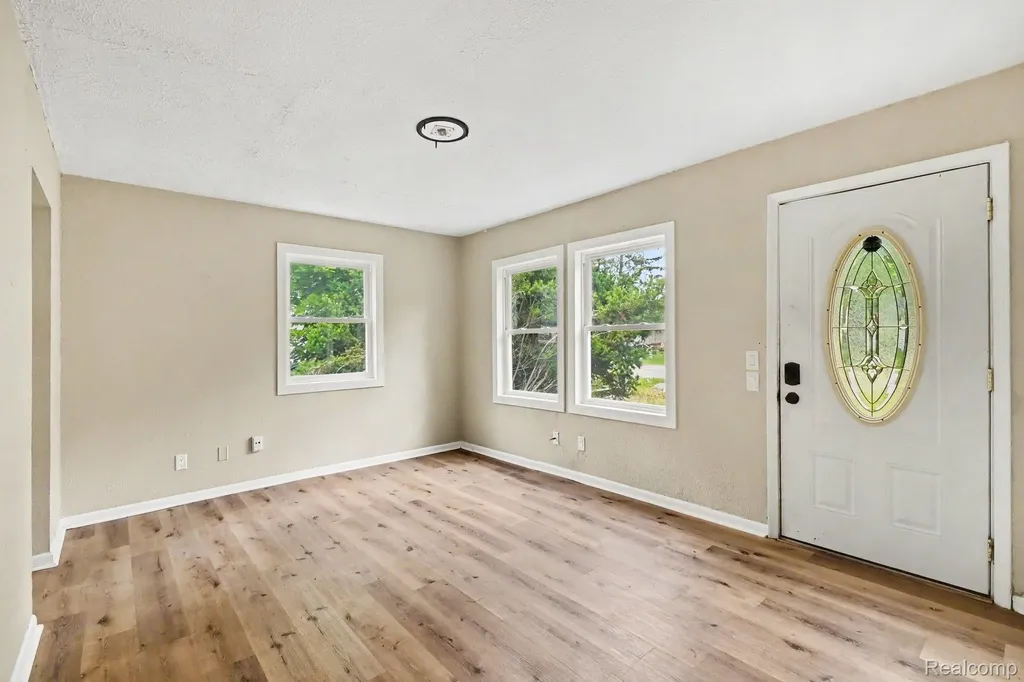 3235 Young Avenue Lansing City MI 48906
