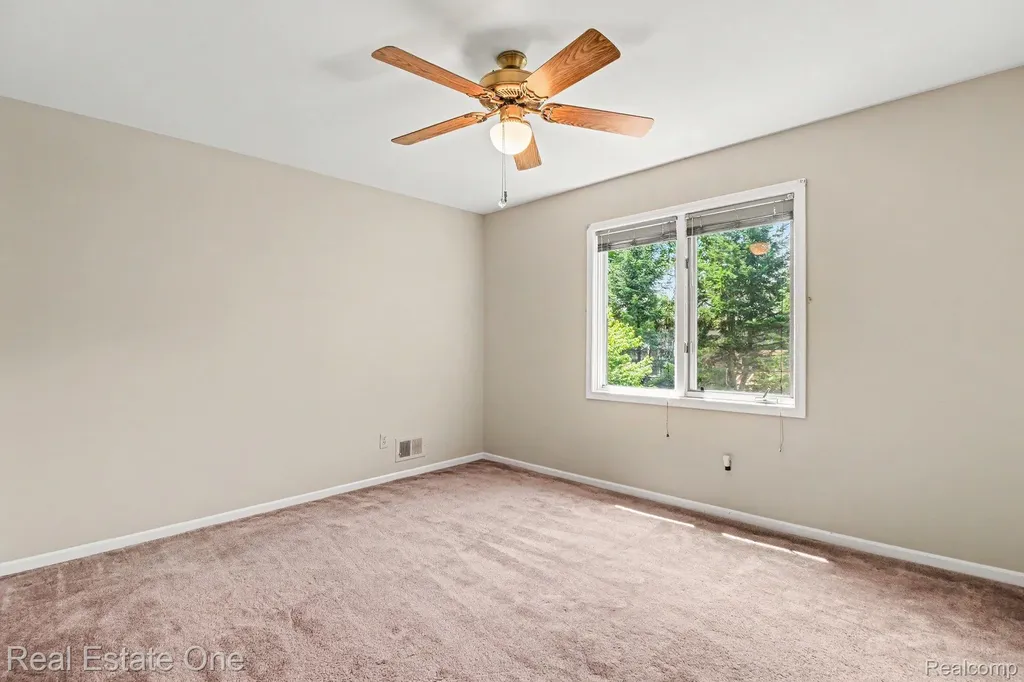 1751 Carpenter Drive Troy City MI 48098