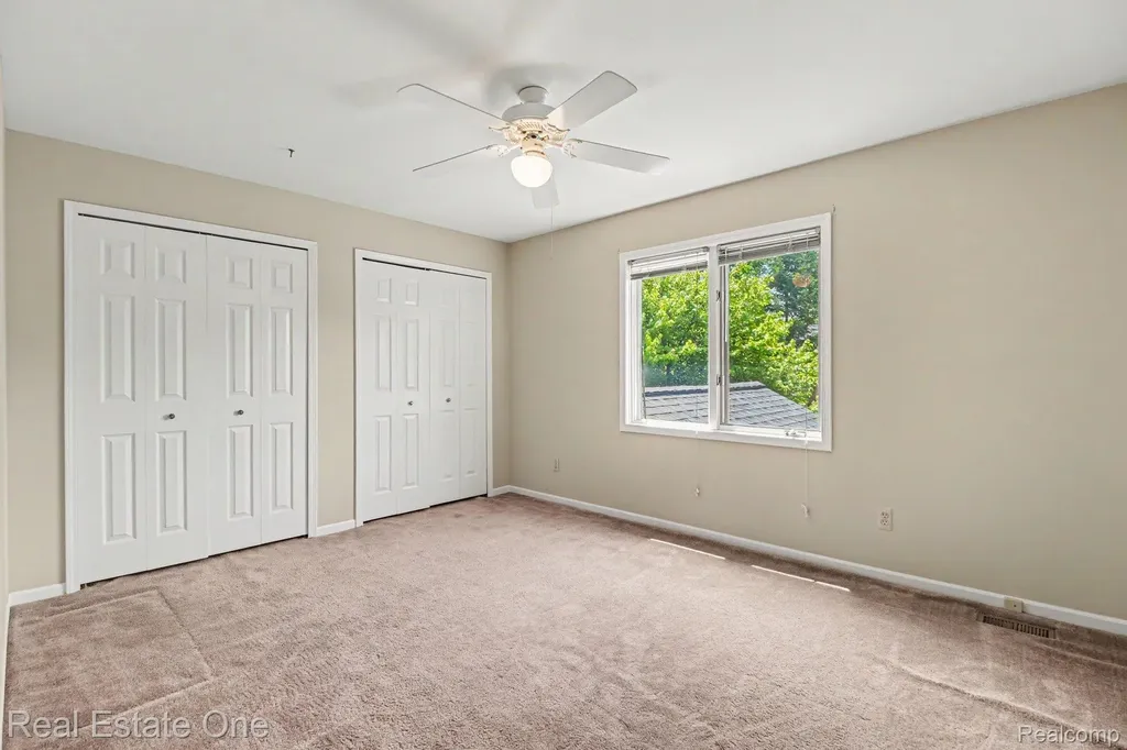 1751 Carpenter Drive Troy City MI 48098