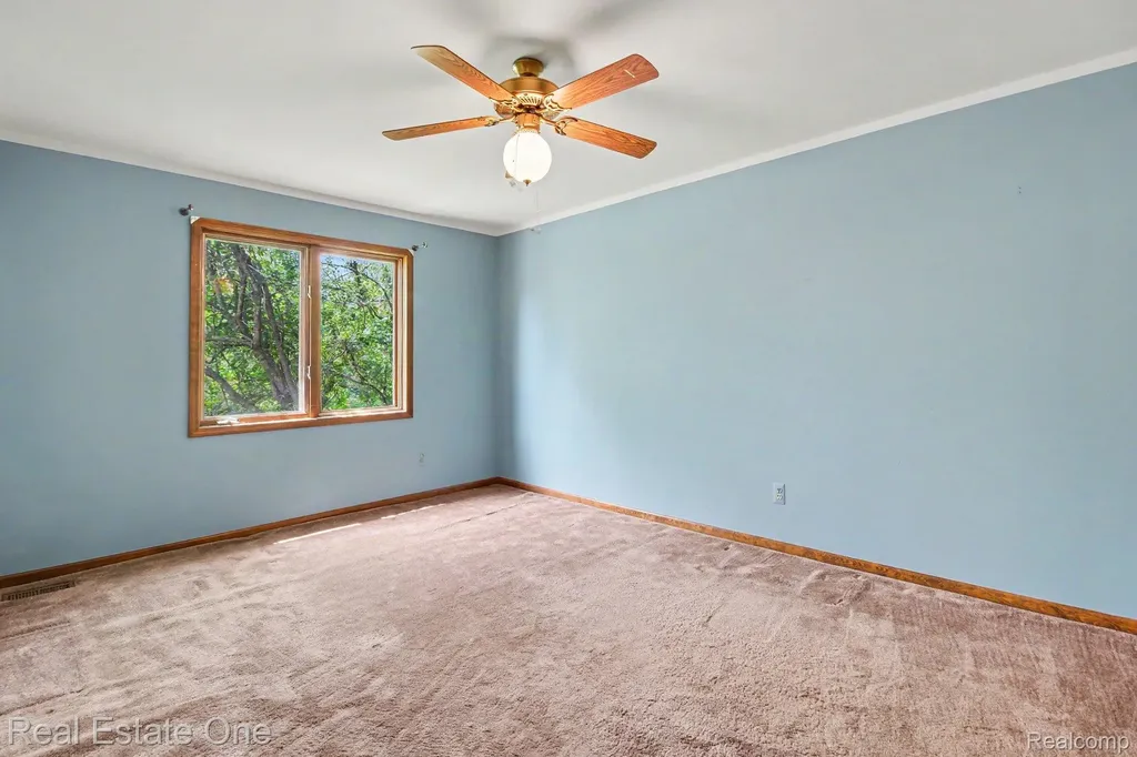 1751 Carpenter Drive Troy City MI 48098