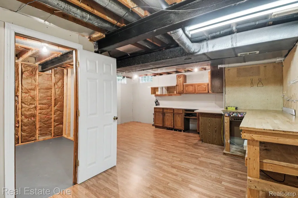 1751 Carpenter Drive Troy City MI 48098