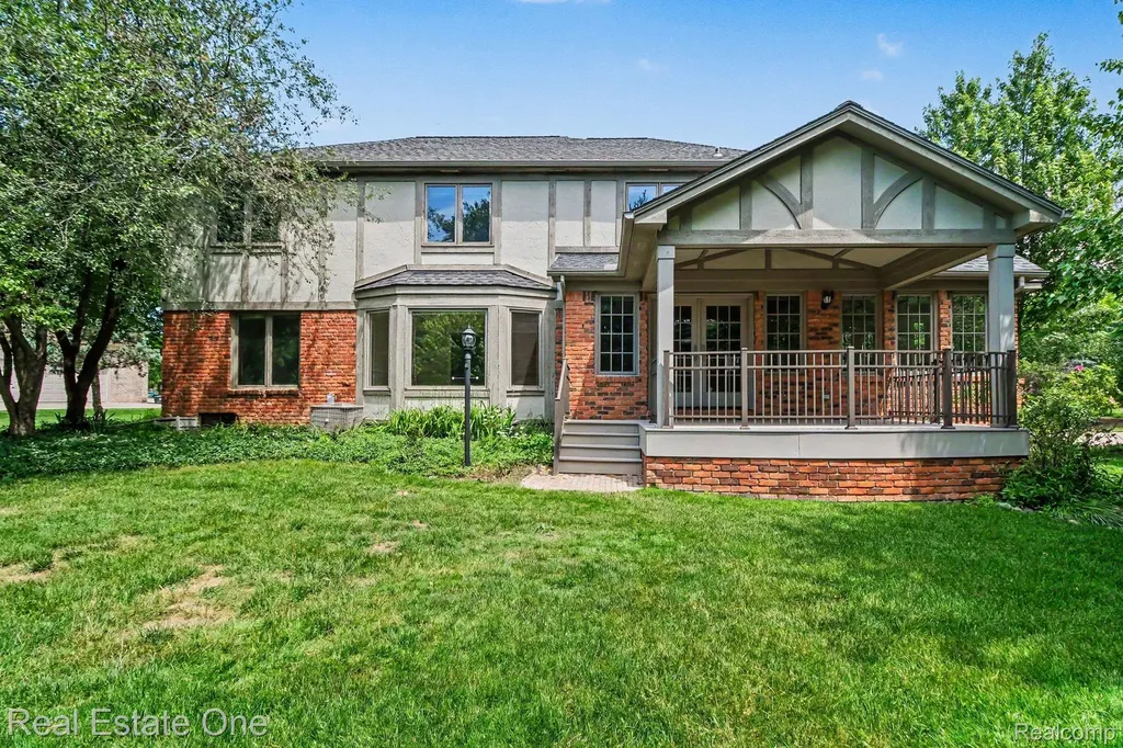 1751 Carpenter Drive Troy City MI 48098