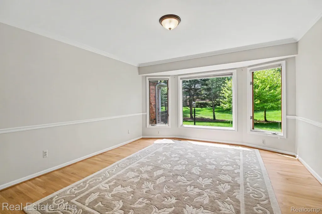 1751 Carpenter Drive Troy City MI 48098