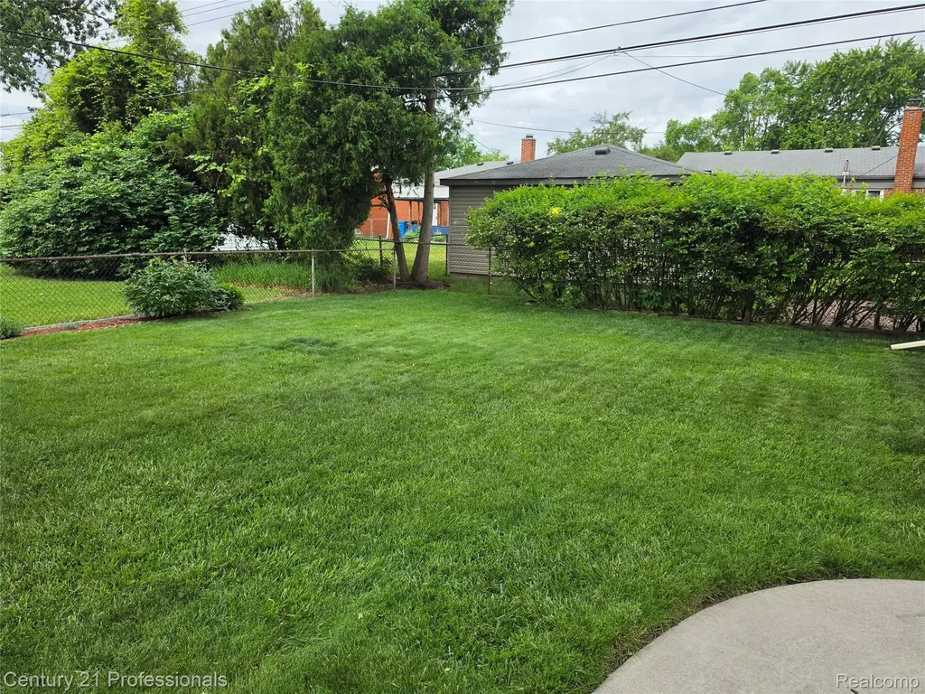 29421 Mark Avenue Madison Heights City MI 48071