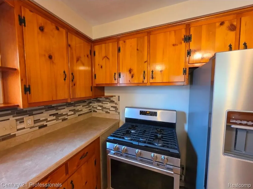 29421 Mark Avenue Madison Heights City MI 48071