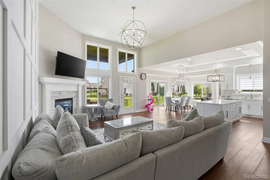 19077 Thompson Drive Macomb Township MI 48042