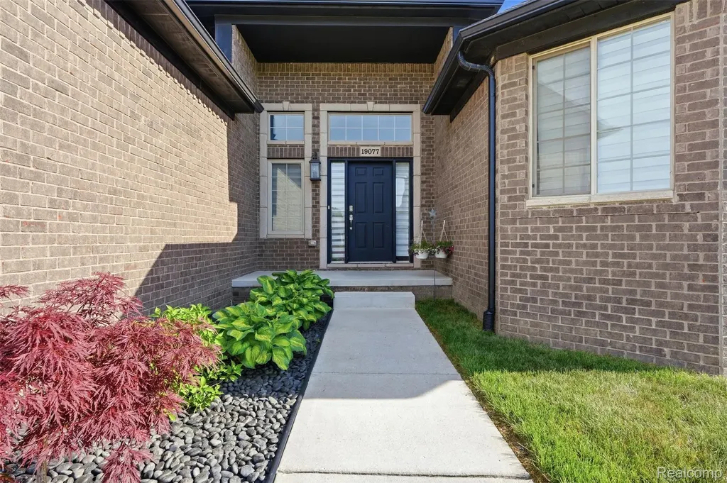19077 Thompson Drive Macomb Township MI 48042