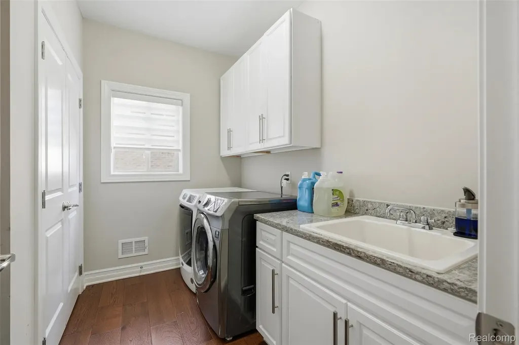 19077 Thompson Drive Macomb Township MI 48042