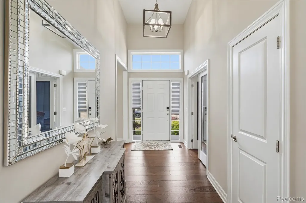 19077 Thompson Drive Macomb Township MI 48042