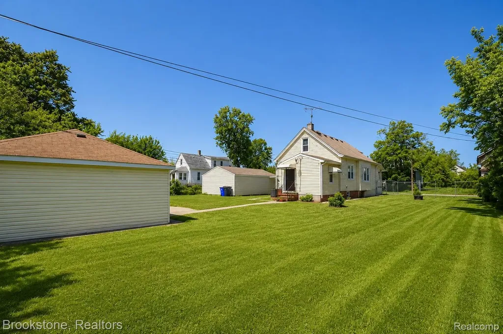 5129 Pennsylvania Street Detroit City MI 48213