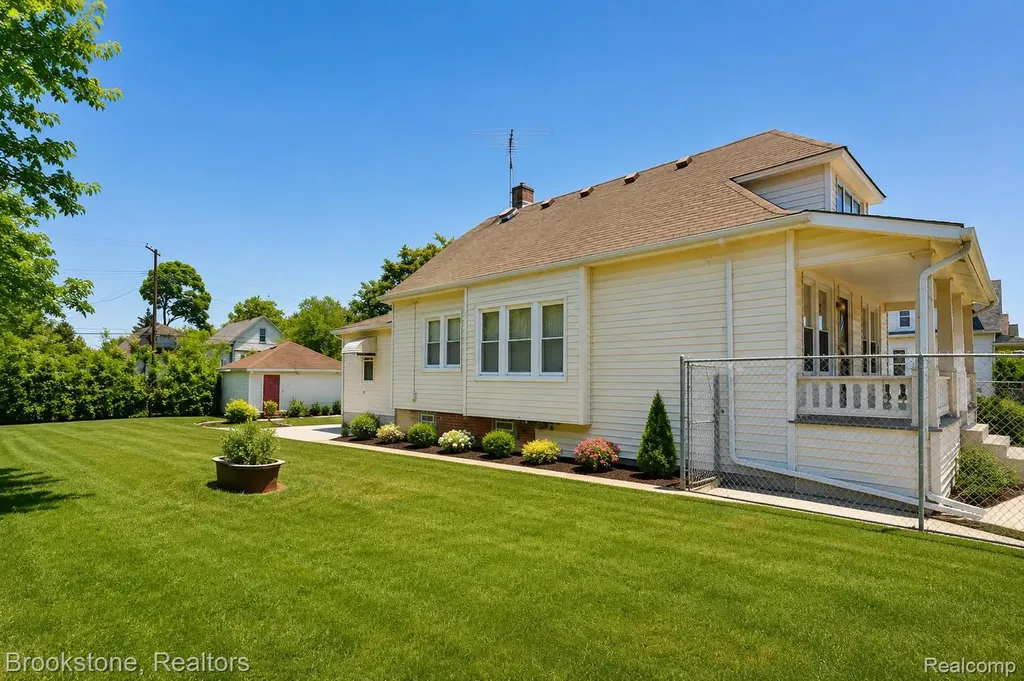 5129 Pennsylvania Street Detroit City MI 48213