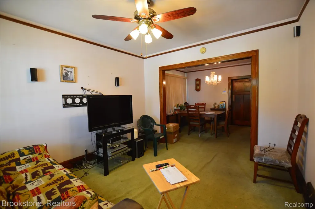 5129 Pennsylvania Street Detroit City MI 48213