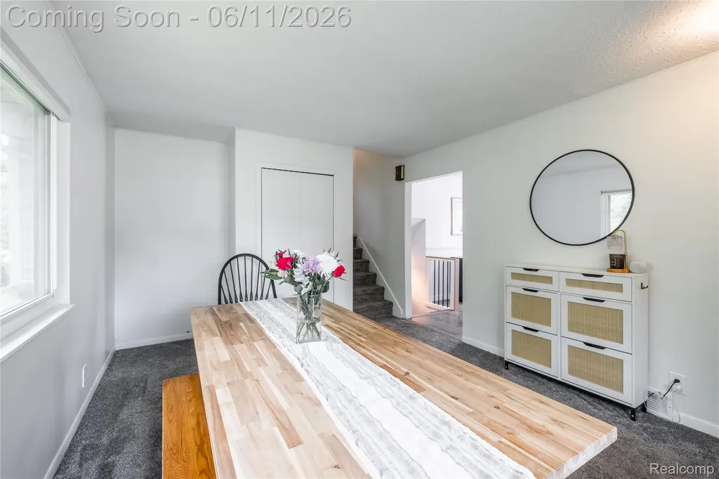 600 W Caroline Street Fenton City MI 48430