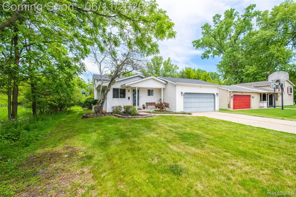 600 W Caroline Street Fenton City MI 48430