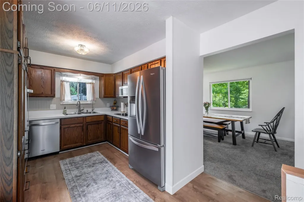 600 W Caroline Street Fenton City MI 48430