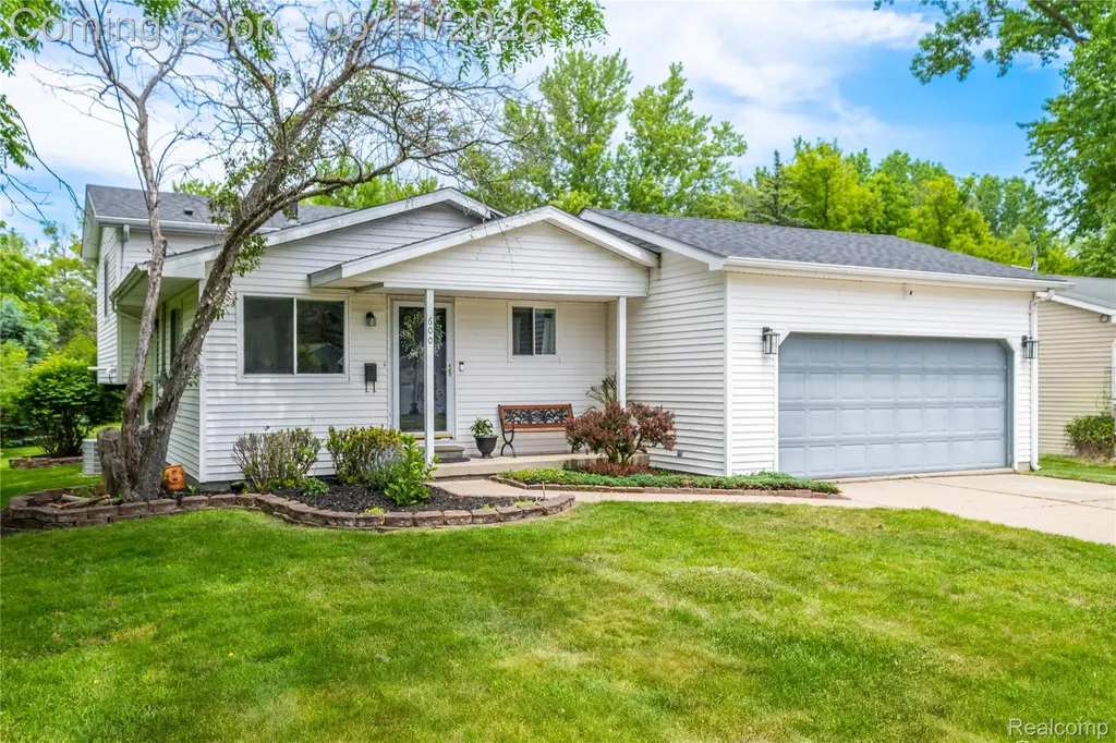 600 W Caroline Street Fenton City MI 48430