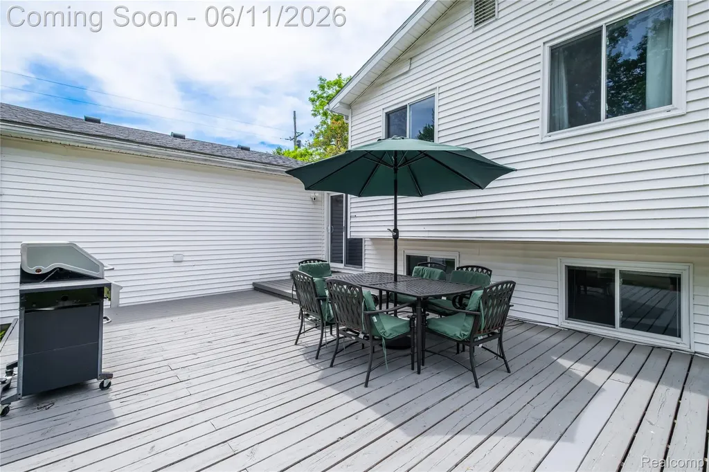 600 W Caroline Street Fenton City MI 48430