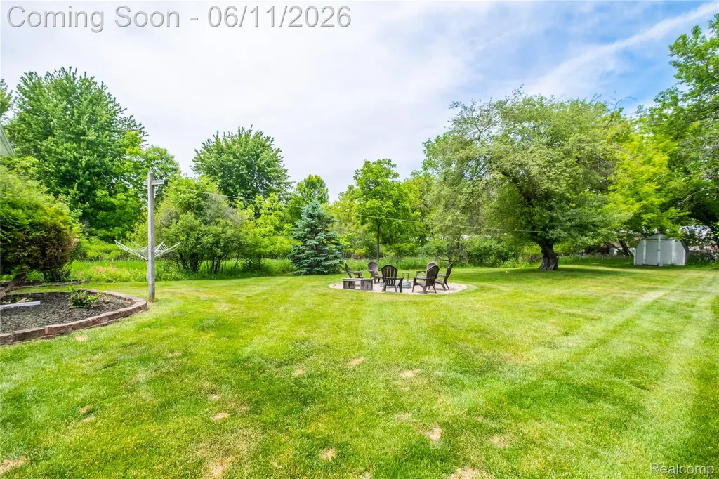 600 W Caroline Street Fenton City MI 48430
