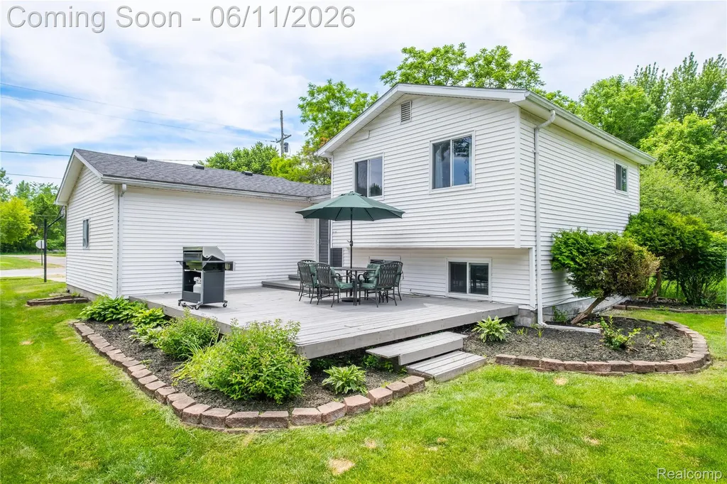 600 W Caroline Street Fenton City MI 48430