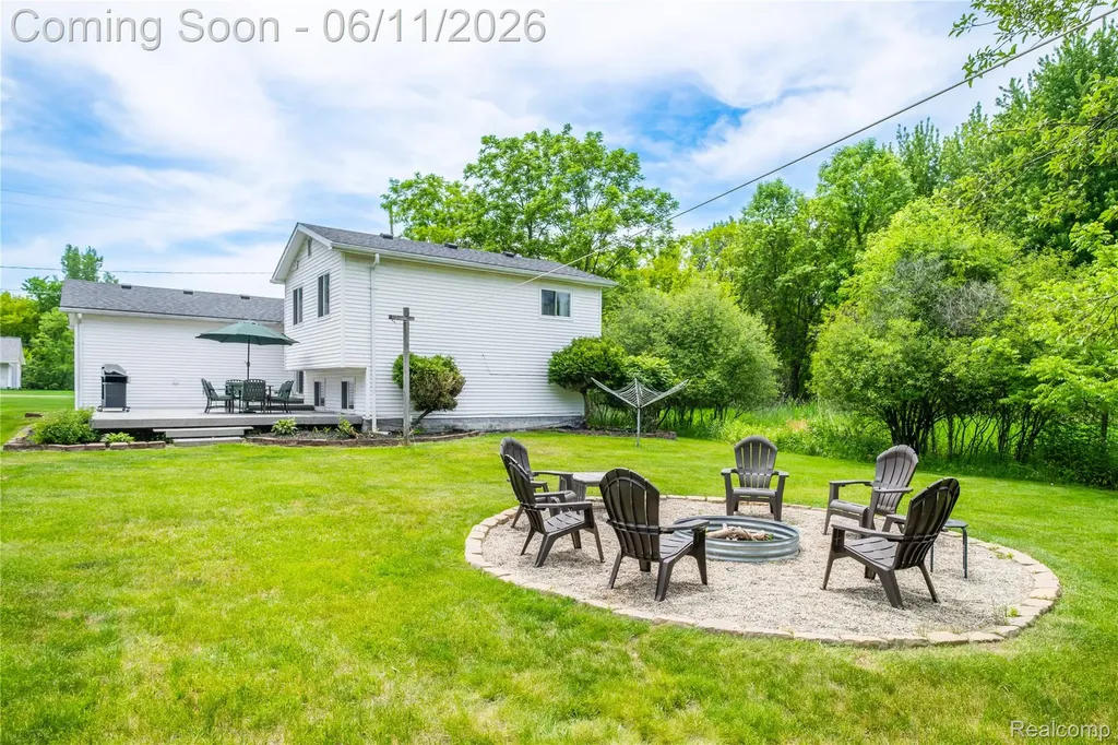 600 W Caroline Street Fenton City MI 48430