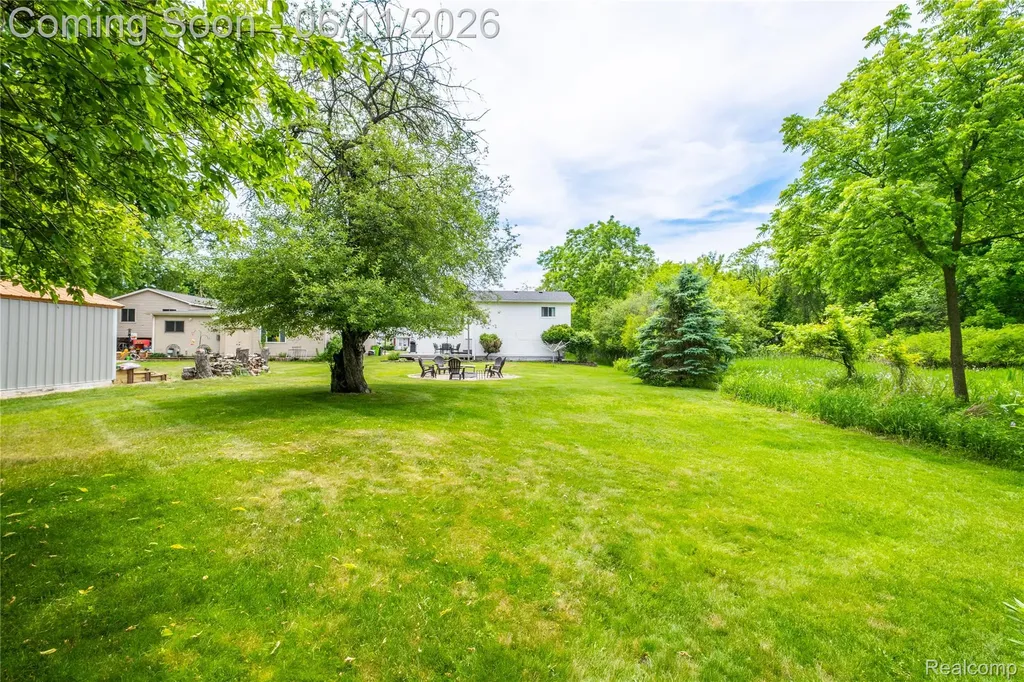 600 W Caroline Street Fenton City MI 48430