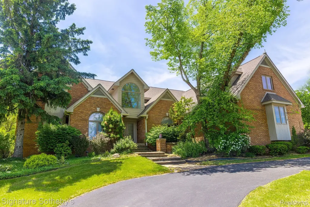 4156 Marlwood Drive West Bloomfield Charter Township MI 48323