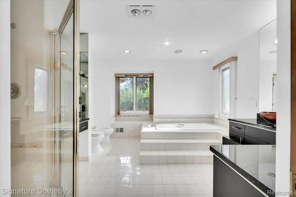 4156 Marlwood Drive West Bloomfield Charter Township MI 48323