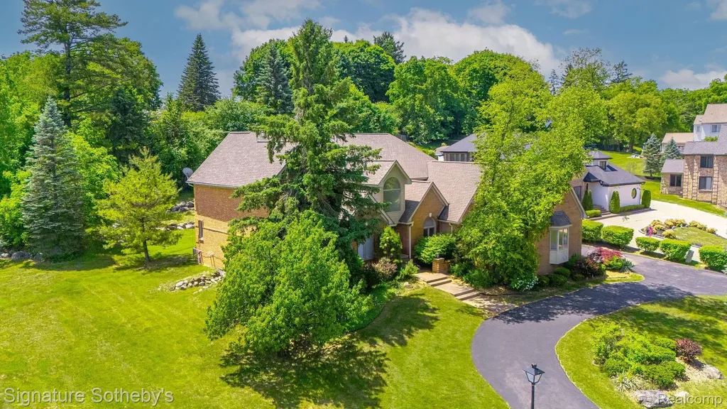 4156 Marlwood Drive West Bloomfield Charter Township MI 48323