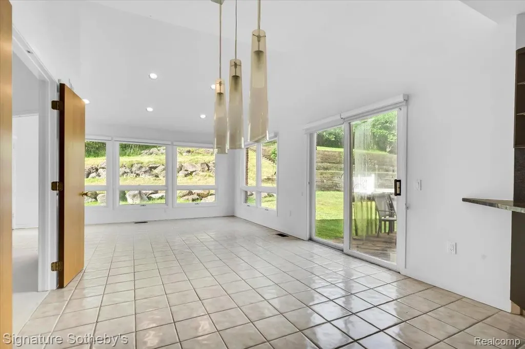 4156 Marlwood Drive West Bloomfield Charter Township MI 48323