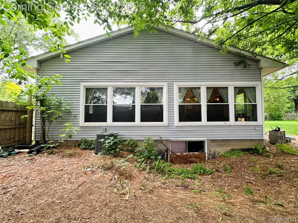3505 Bendelow Road Rochester Hills City MI 48307