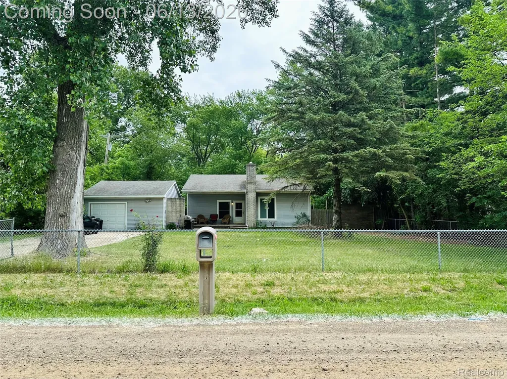 3505 Bendelow Road Rochester Hills City MI 48307