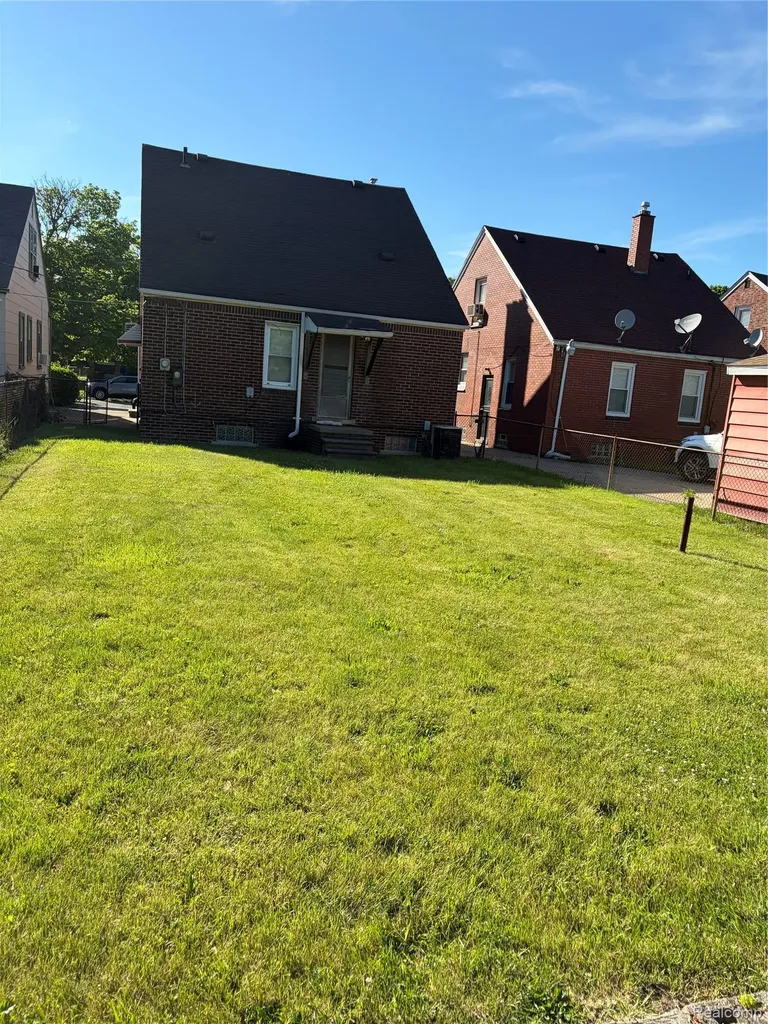 3139 S Liddesdale Street Detroit City MI 48217