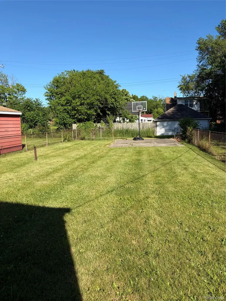3139 S Liddesdale Street Detroit City MI 48217