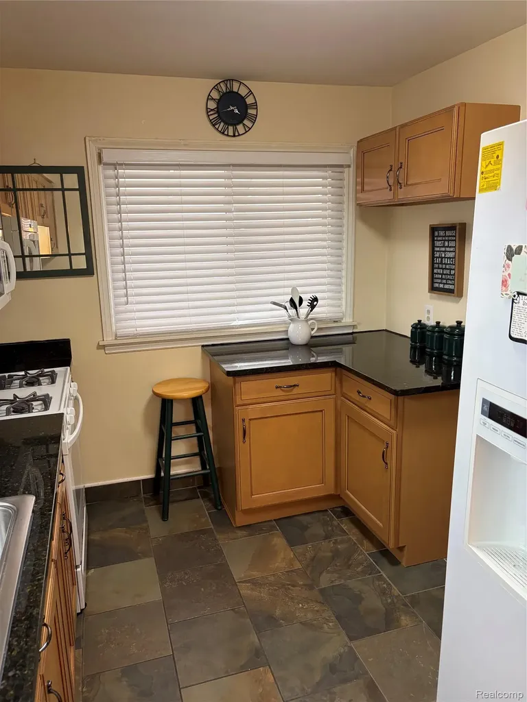 3139 S Liddesdale Street Detroit City MI 48217