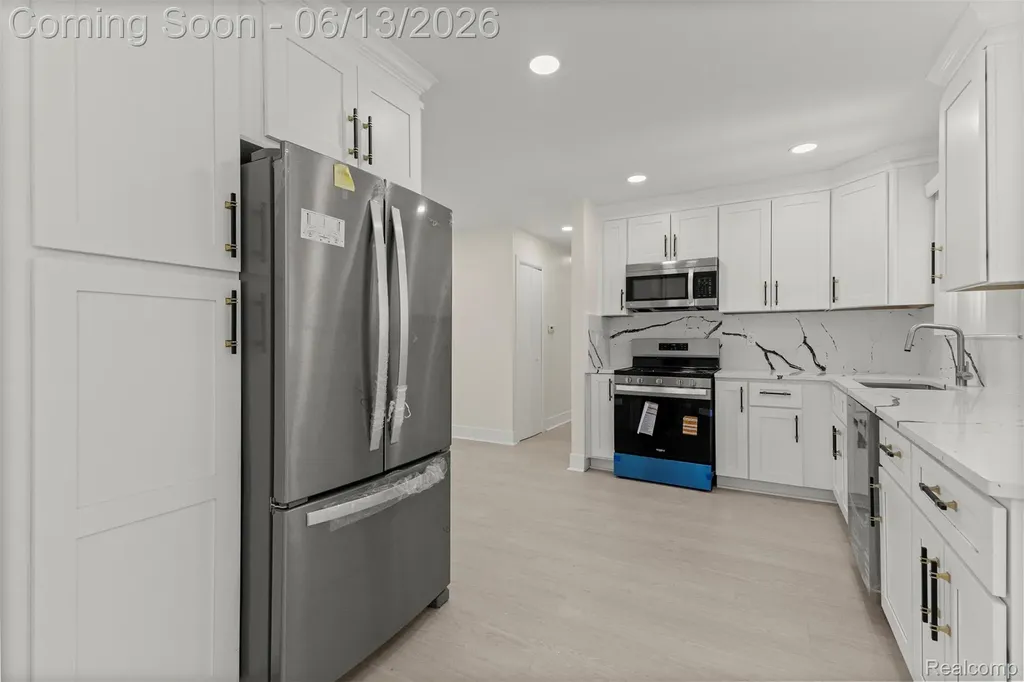 29578 Brown Court Garden City City MI 48135