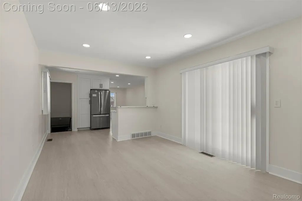 29578 Brown Court Garden City City MI 48135