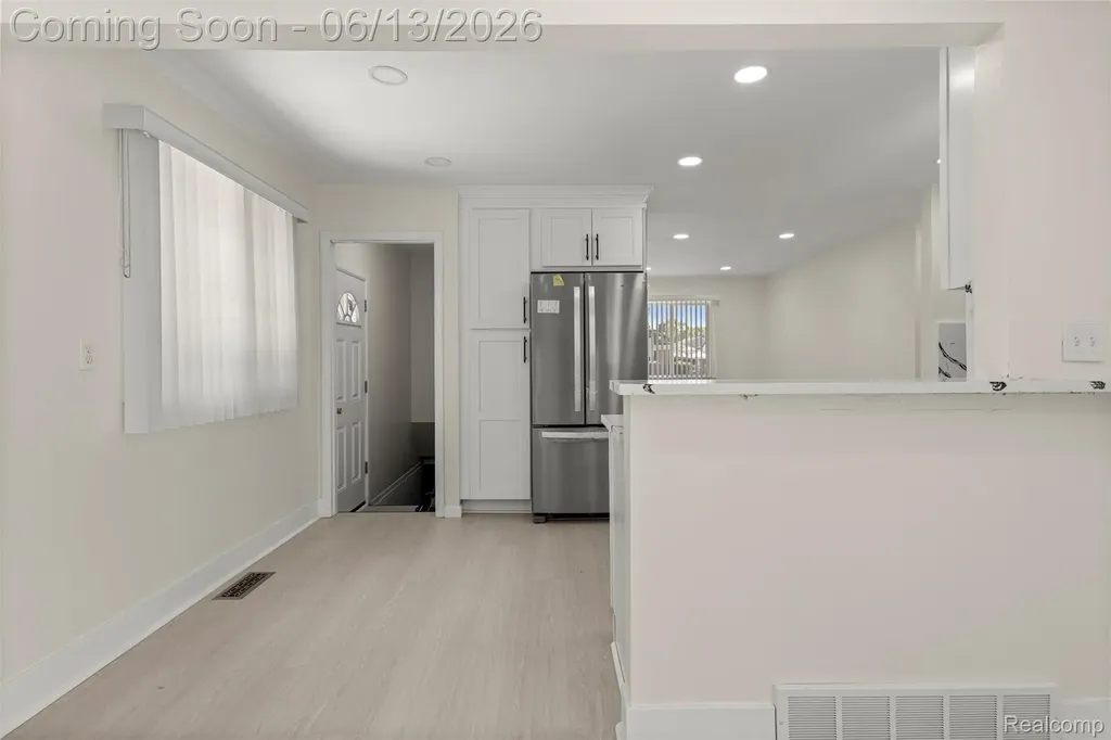 29578 Brown Court Garden City City MI 48135