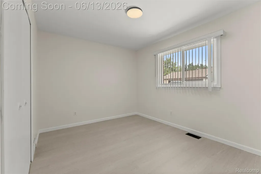 29578 Brown Court Garden City City MI 48135