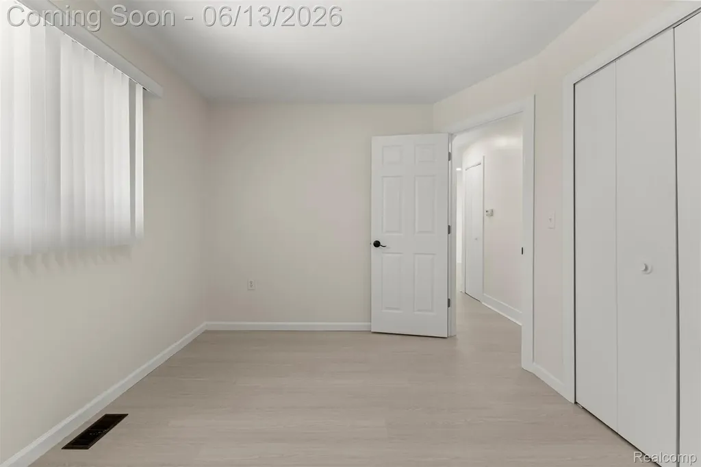 29578 Brown Court Garden City City MI 48135