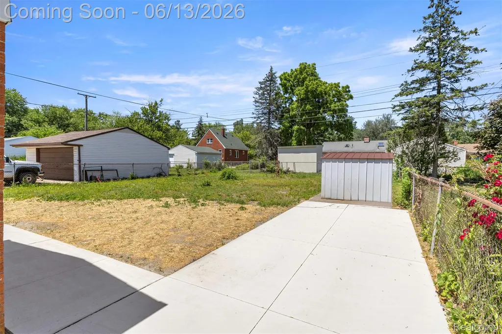 29578 Brown Court Garden City City MI 48135