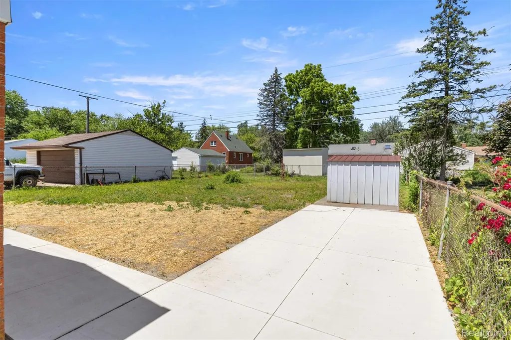 29578 Brown Court Garden City City MI 48135