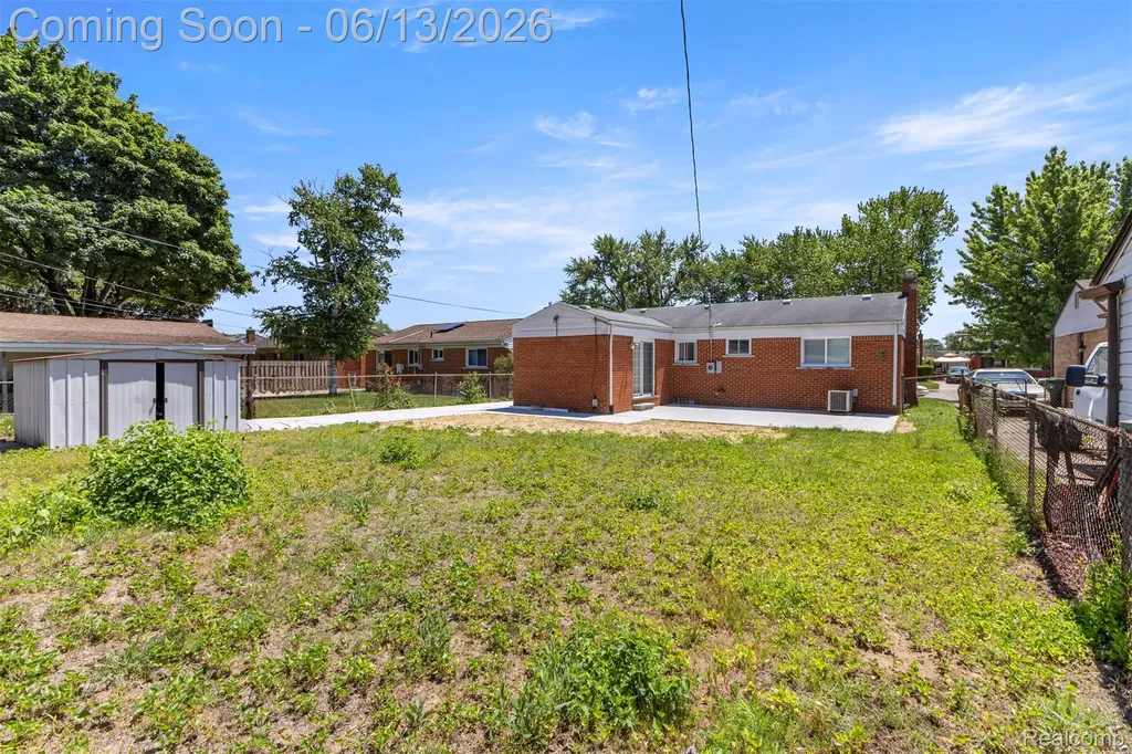 29578 Brown Court Garden City City MI 48135