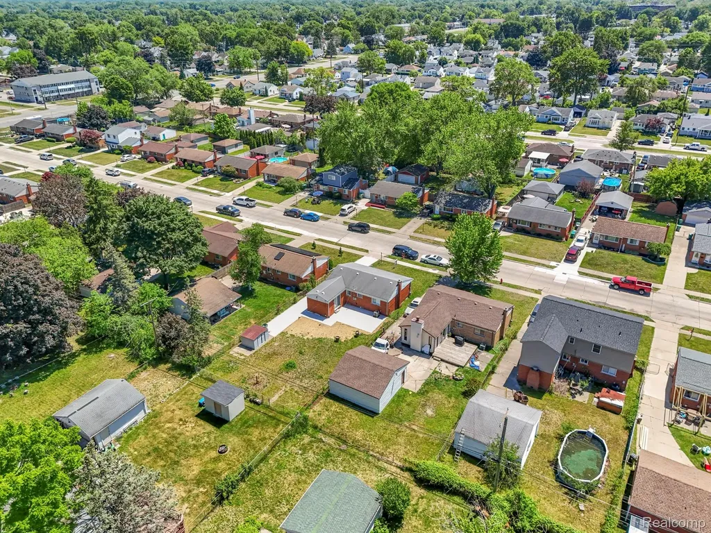 29578 Brown Court Garden City City MI 48135