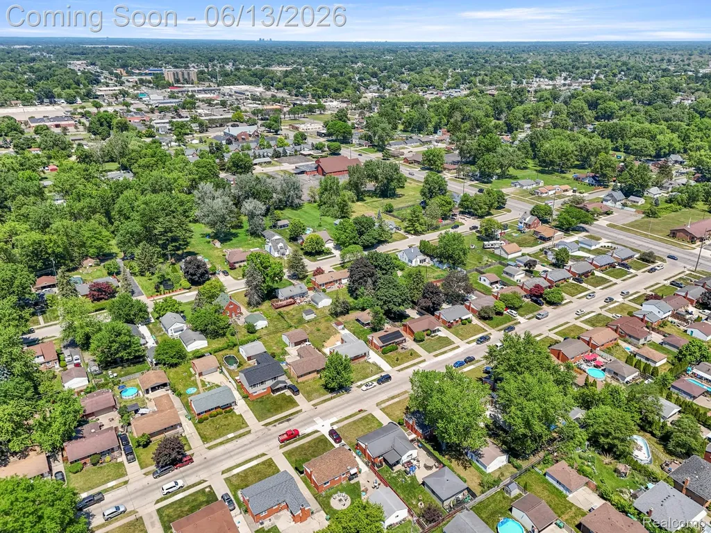 29578 Brown Court Garden City City MI 48135