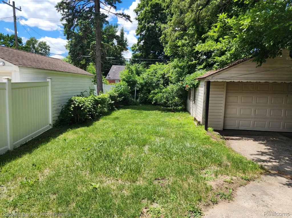 20045 Braile Street Detroit City MI 48219